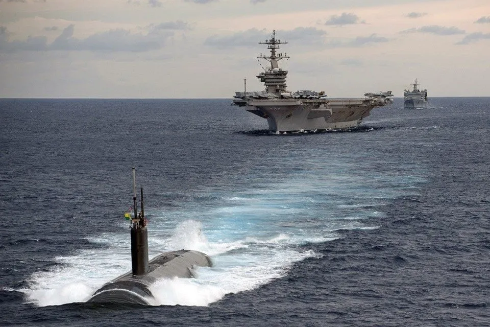 空母と潜水艦