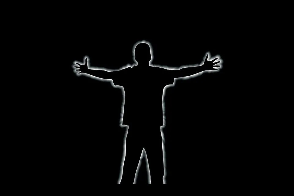 暗闇で目が光らない人間