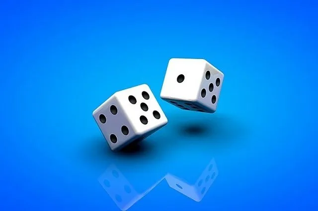 落ちる二つのサイコロ