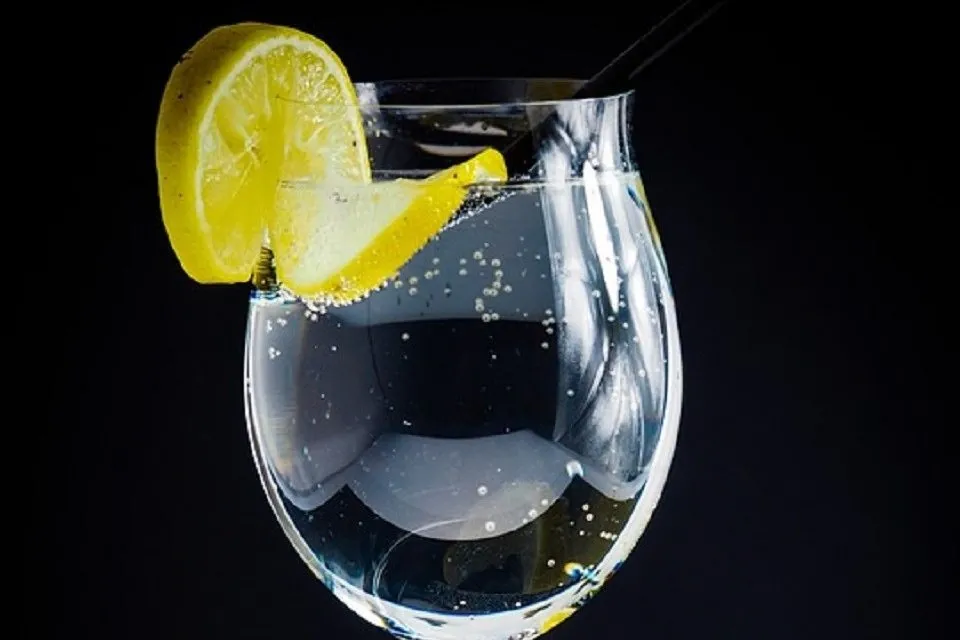 グラスに入った炭酸飲料