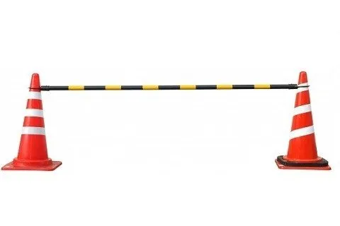 2個のパイロンとコーンバー